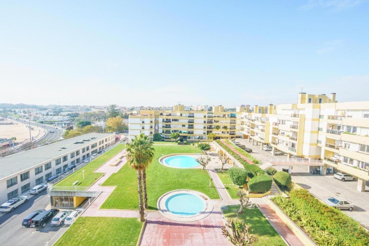Amazing Private Room In Apartment With Sea Beach View - Pool - Park - Private Condominium - Access To The Beach Oeiras Dış mekan fotoğraf